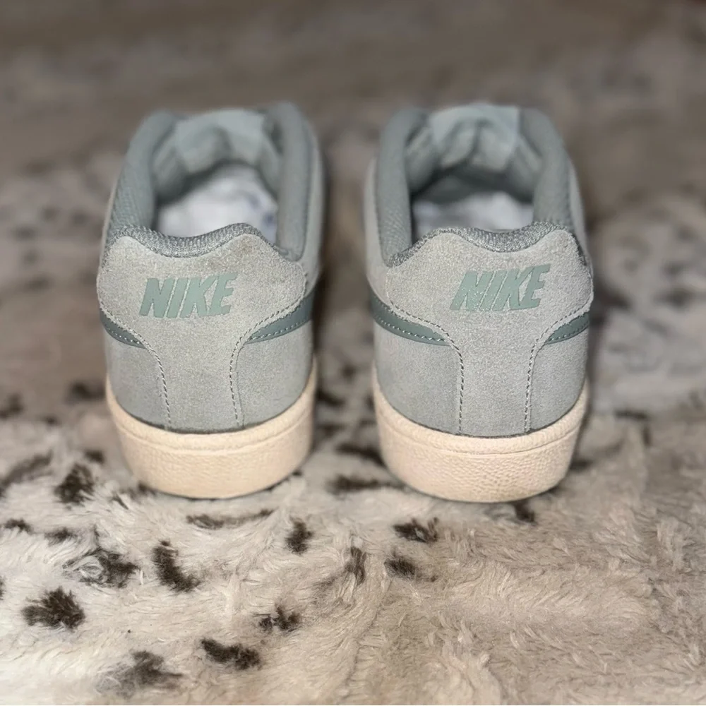 Nike Women’s Court Royale Suede Shoes - Picture 9 of 11